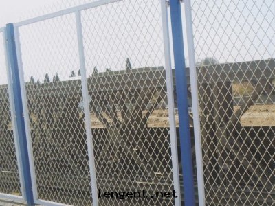 铁(tiě)丝(sī)网(wǎng)護欄