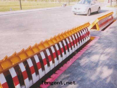 電(diàn)動(dòng)路障機(jī)